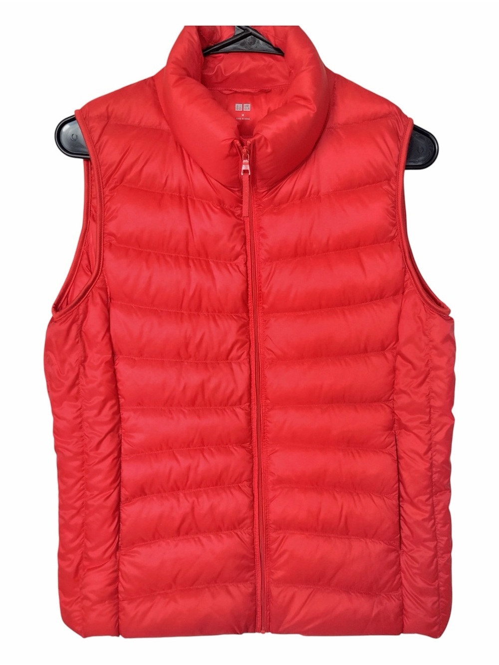 ✅ Uniqlo Red Packable Puffer Vest size M